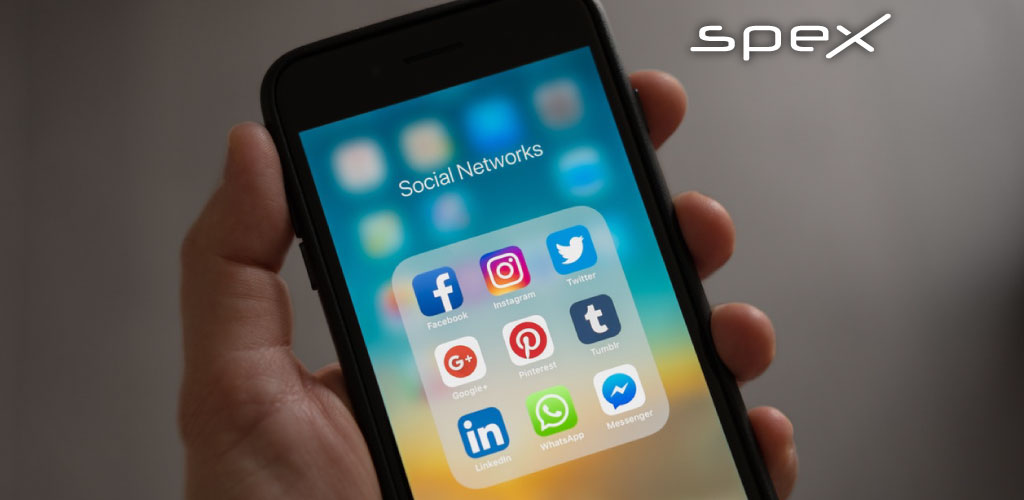 Risks of Social Media Use - Spex